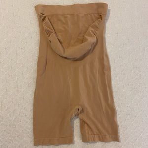 Kindred Bravely Bamboo Seamless No Rub Maternity Thigh Saver Medium EUC